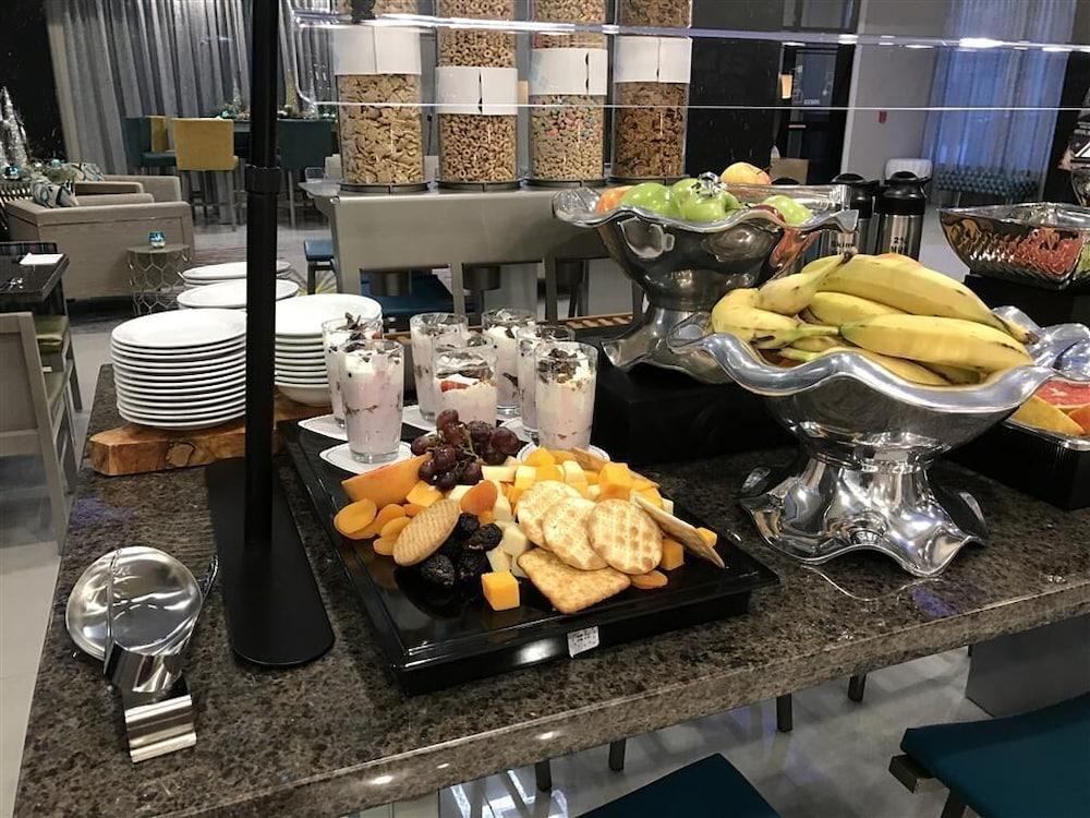 Hilton Garden Inn Wichita Downtown, Ks Eksteriør bilde